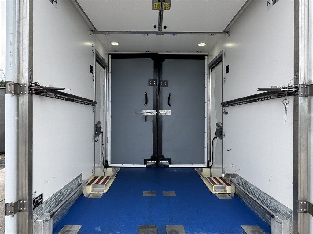 2023 Ford Transit T-350 image 20