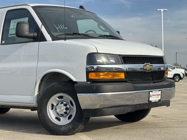 2025 Chevrolet Express 2500 Work Van Cargo image 3