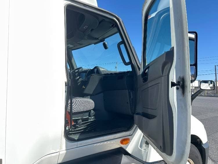2023 International LT62F image 8