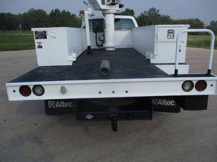 2016 Ford F-550 BUCKET TRUCK 4X4 image 39