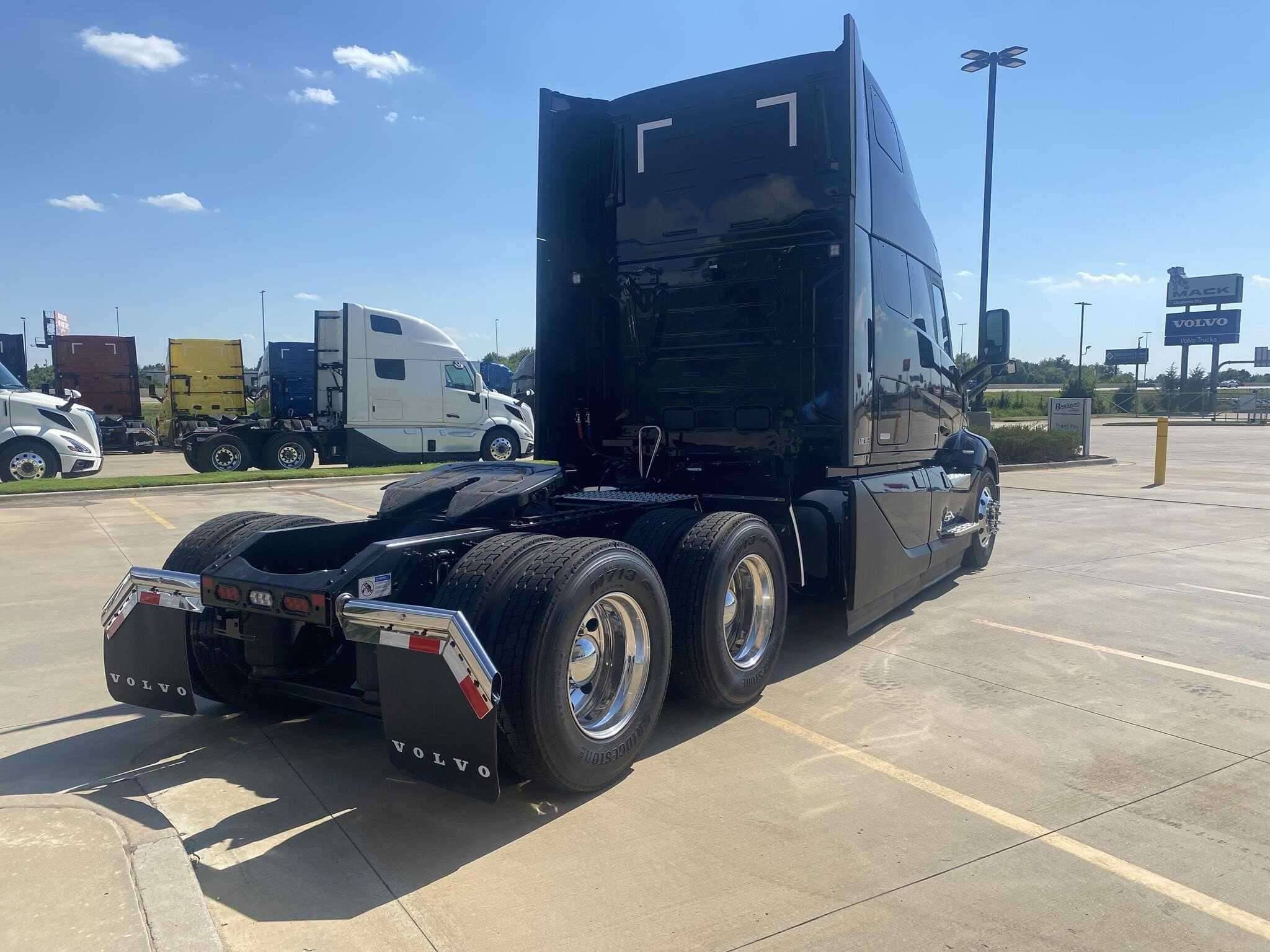 New 2026 VOLVO VNL64T860 Conventional - Sleeper Truck in Oklahoma City, OK image 3