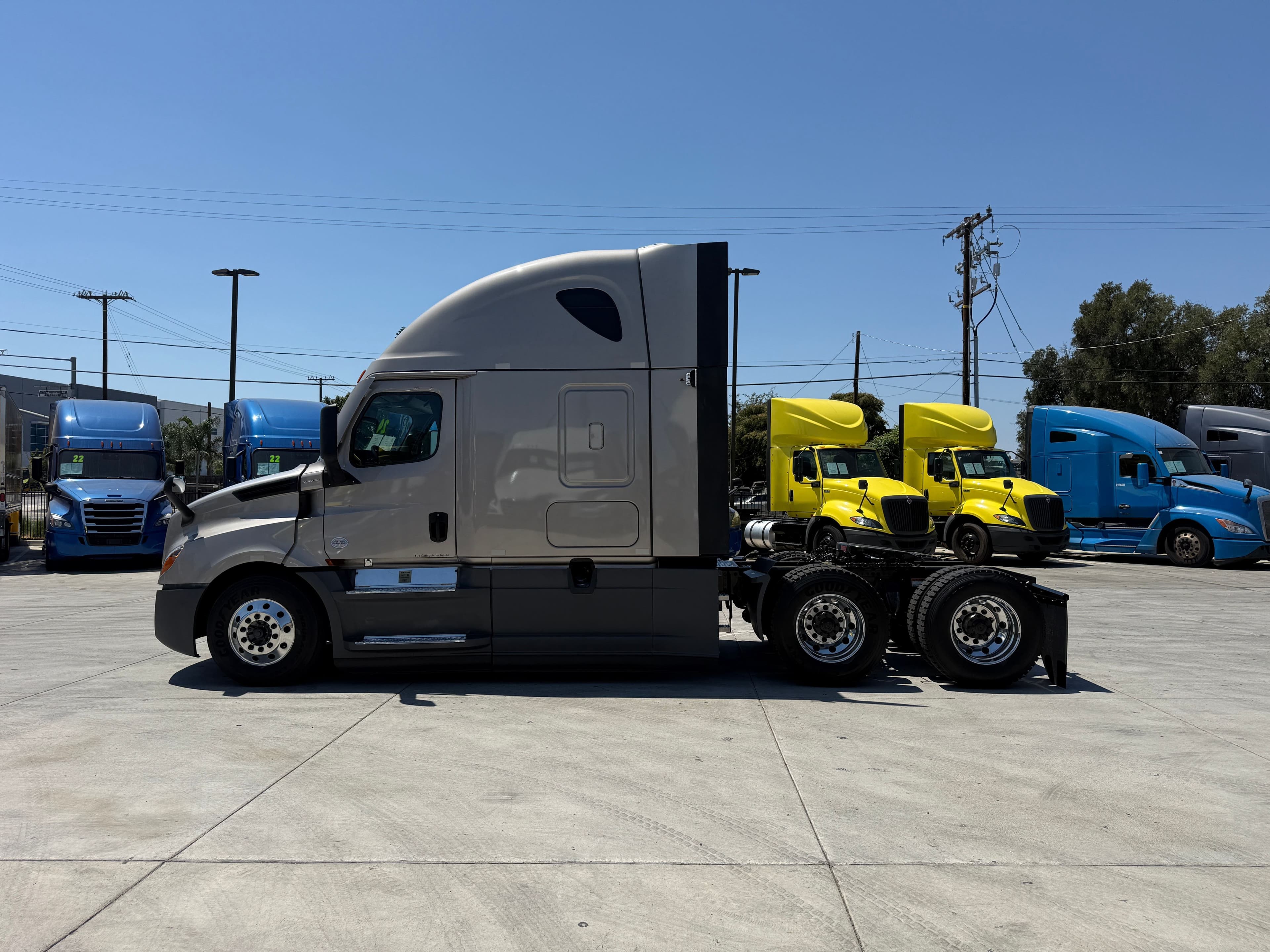 2024 Freightliner Cascadia 126 image 8
