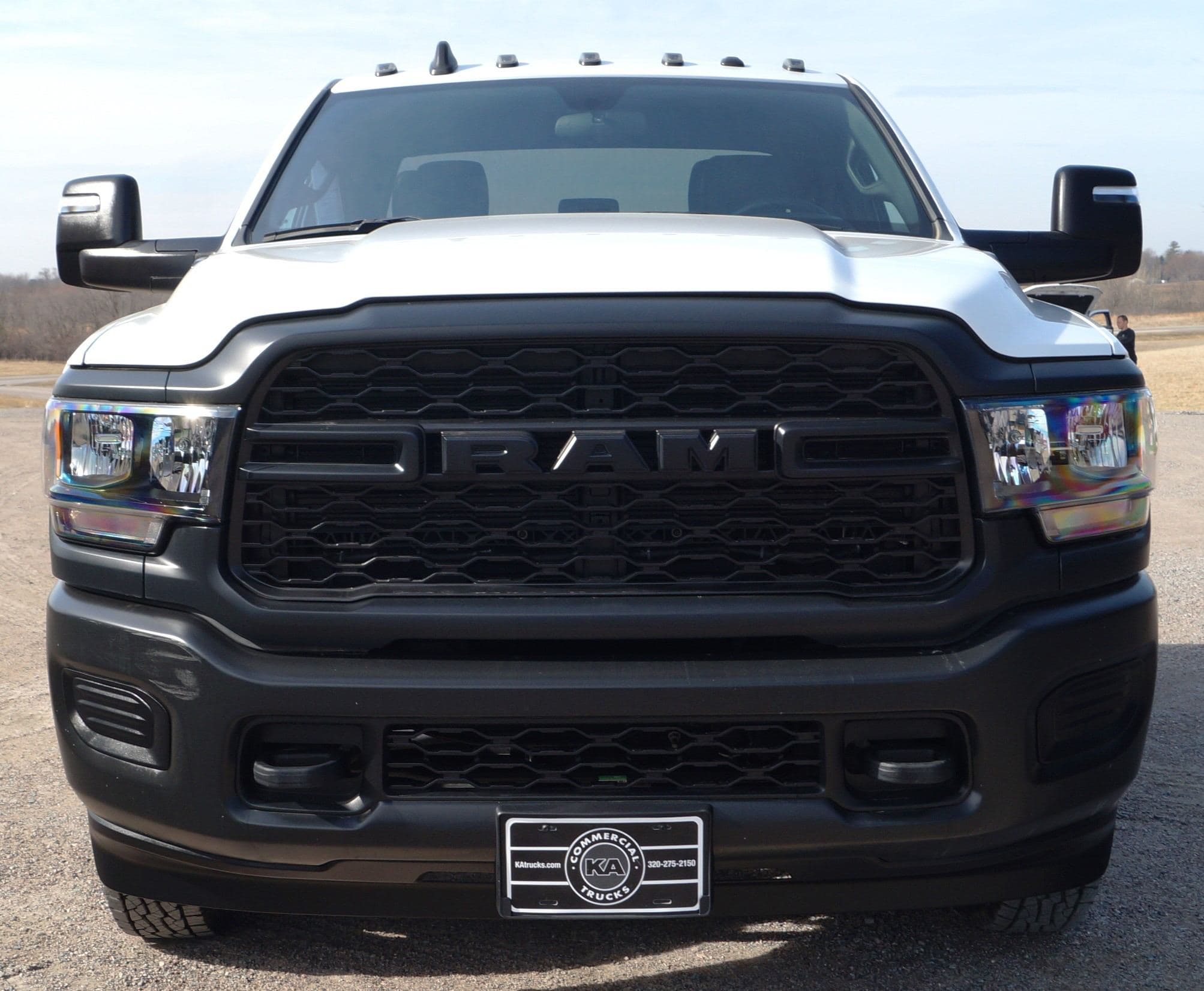 2023 RAM 3500 Tradesman - Cab Chassis - 4WD 6.4L V8 HEMI image 10
