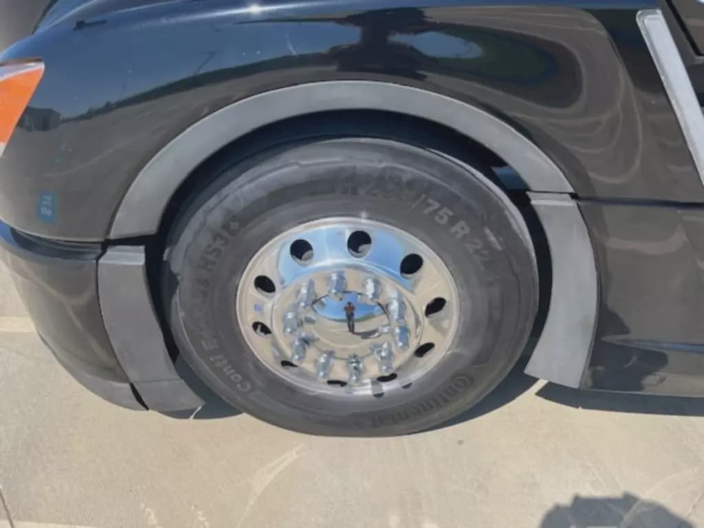 2022 Kenworth T680 image 4