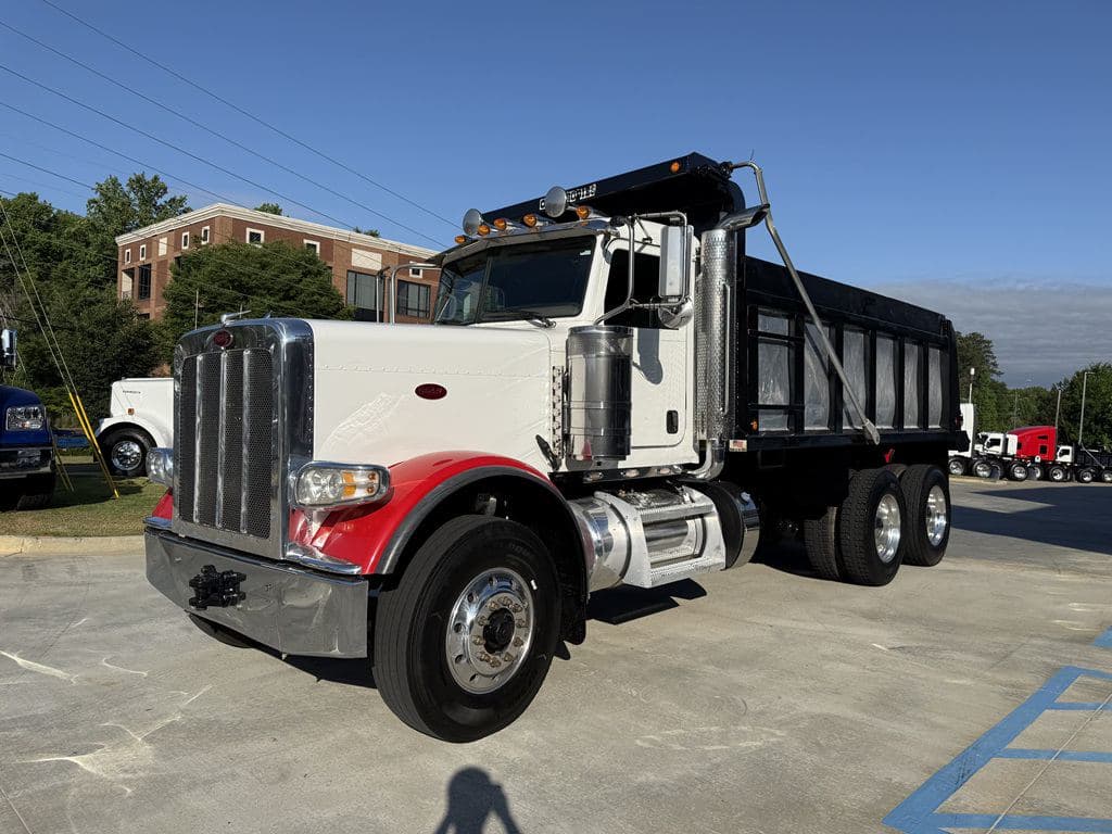 Used 2024 PETERBILT 389 image 9