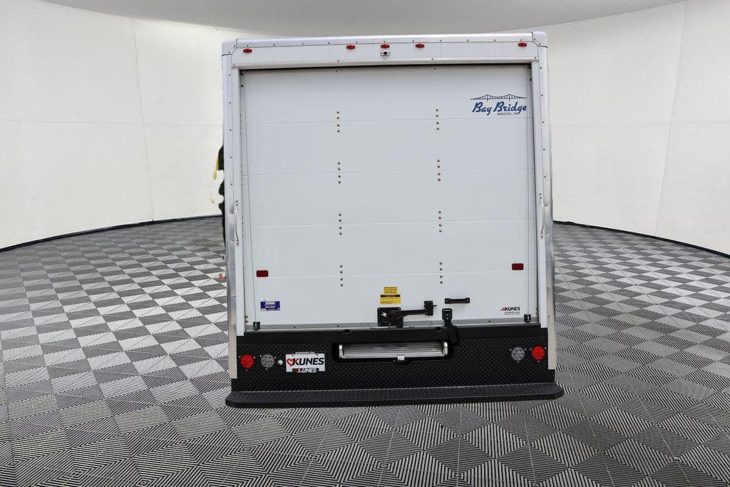 2026 Ford E-350SD Base Box Van image 5