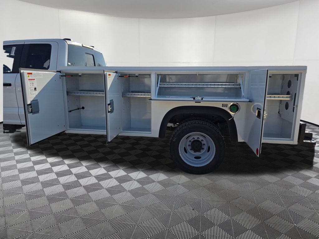 2026 Ford F-550SD XL Service Utility Body image 15