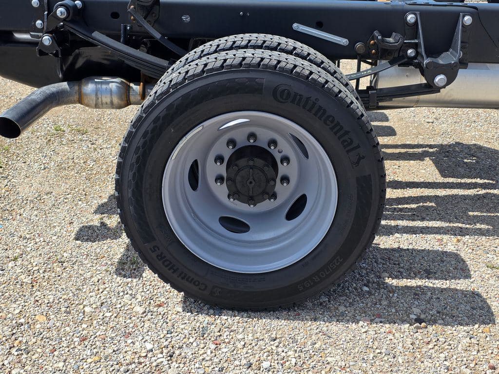 2026 Ford F-450SD XL DRW image 12