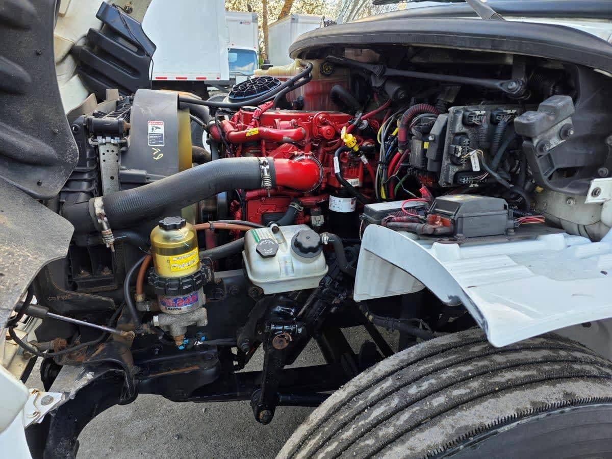 2020 Freightliner M2 image 10