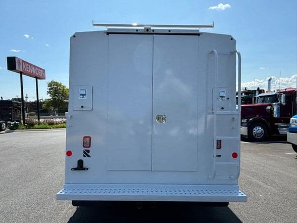 2025 Ford E350 image 9