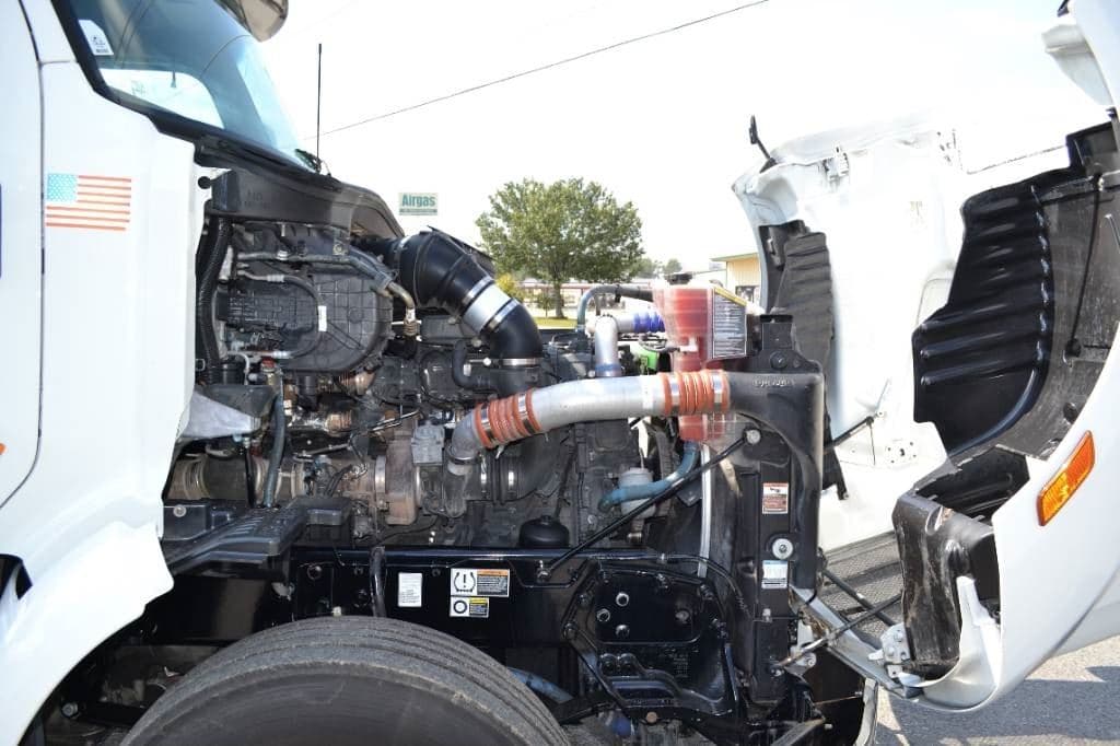 2019 Peterbilt 579 image 10