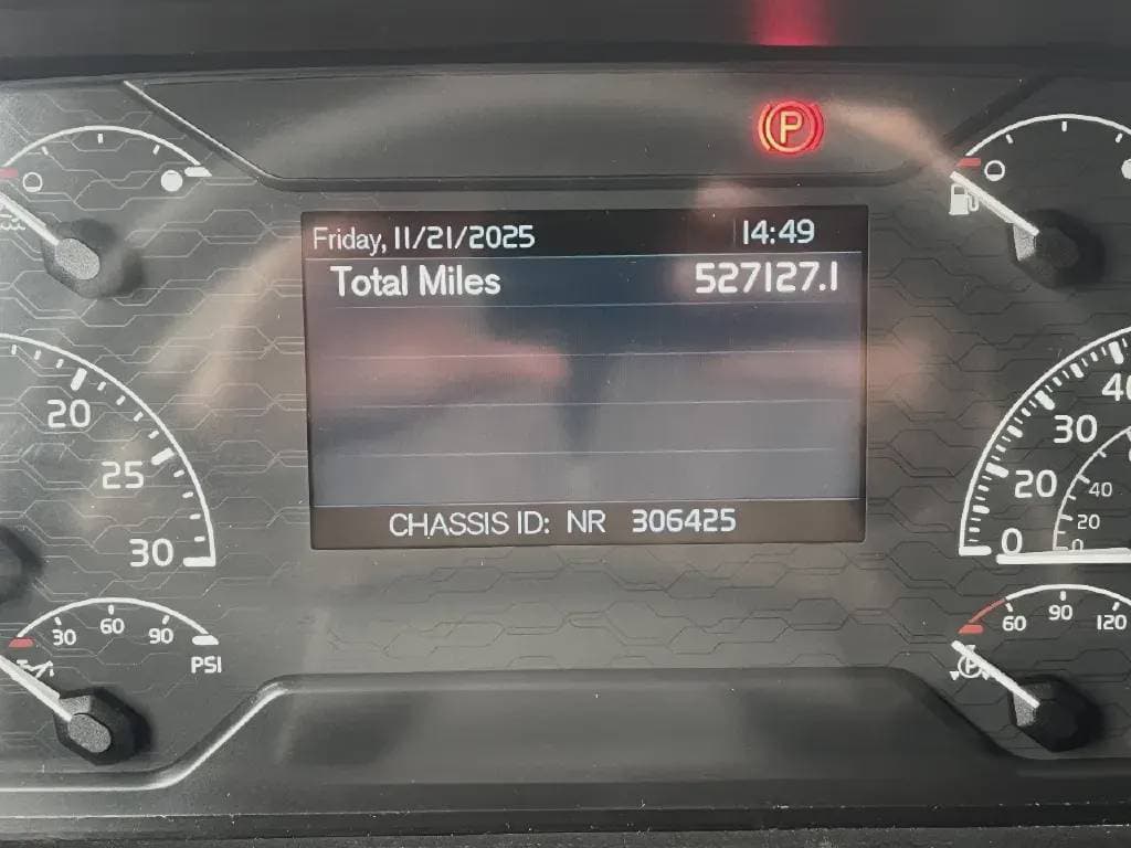 2022 Volvo VNL image 6