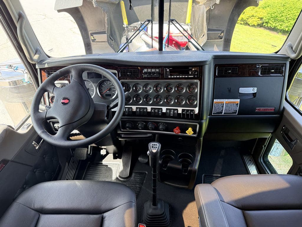 New 2027 KENWORTH W900L image 19