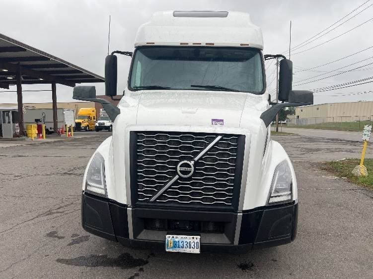 2022 Volvo VNL image 2