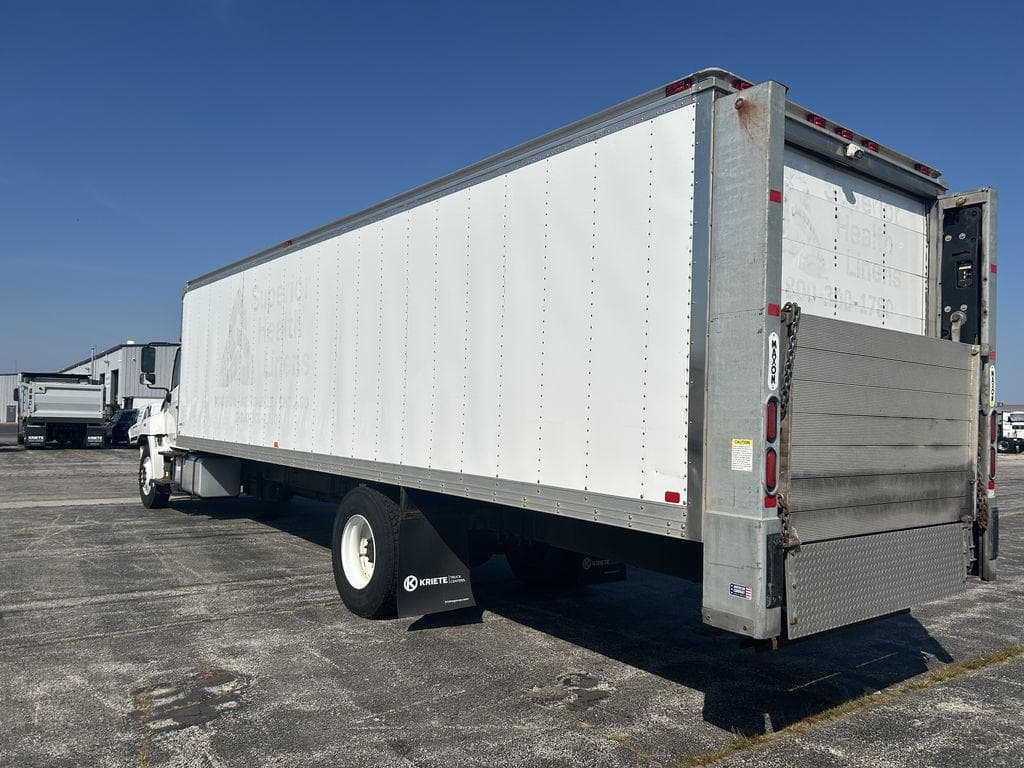 2020 Hino 338 image 3