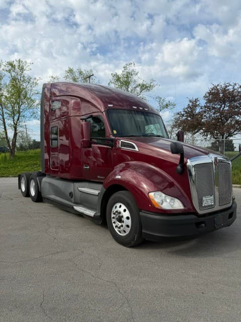 2020 Kenworth T680 image 2