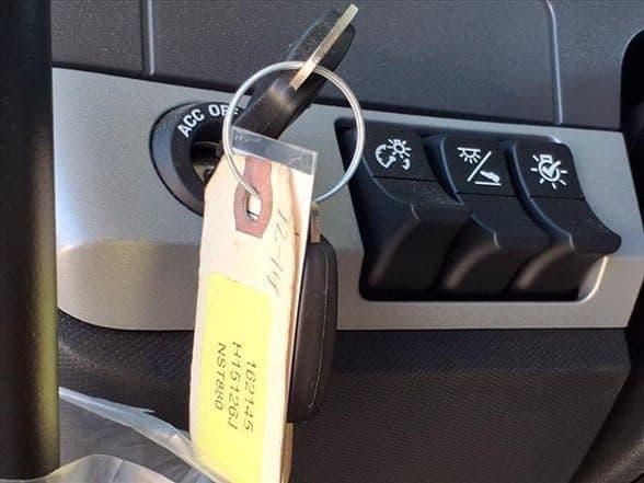 2025 Kenworth T880 image 32