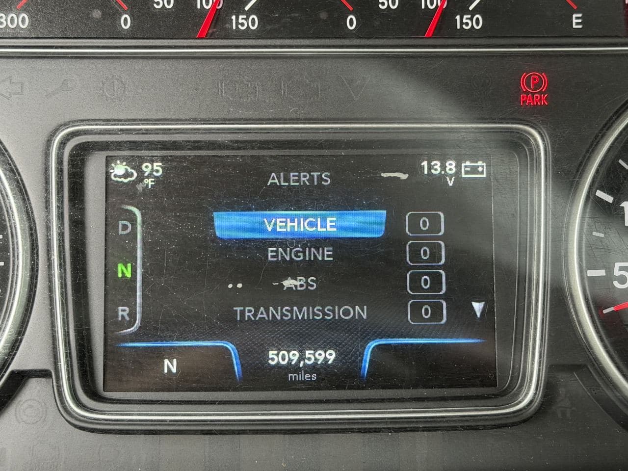 2019 International LT625 image 21