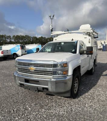 2018 Chevrolet Silverado 3500hd C/C image 2
