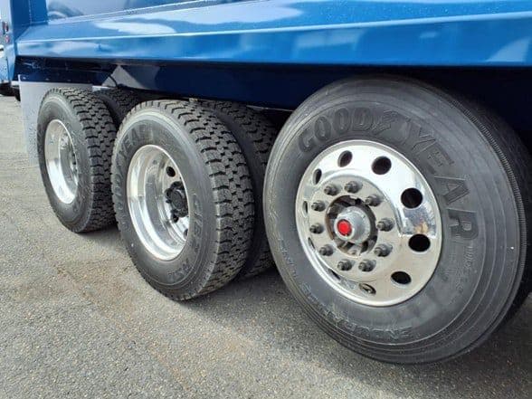 2025 Kenworth T880 image 4