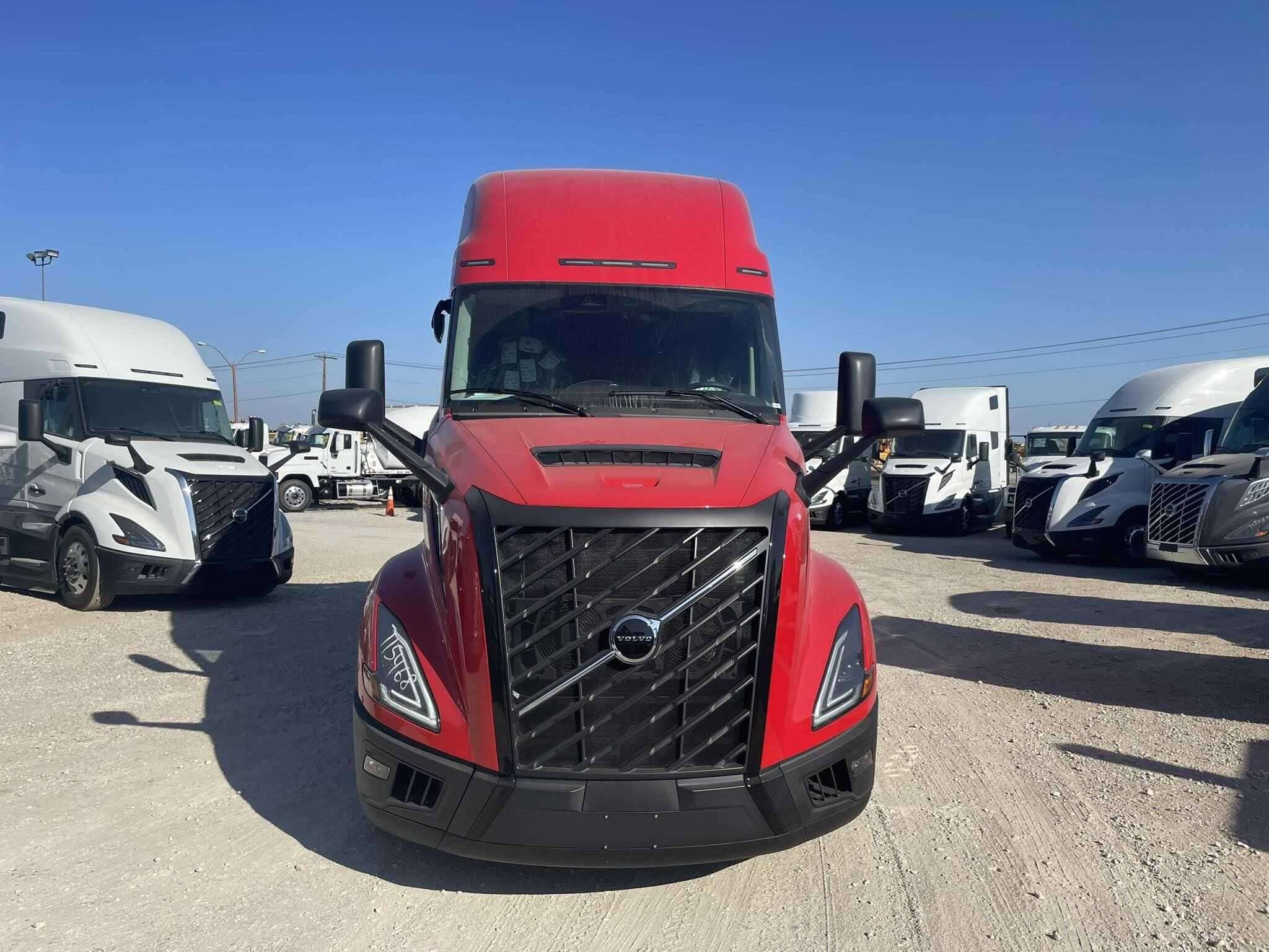 2026 Volvo NEW VNL image 3