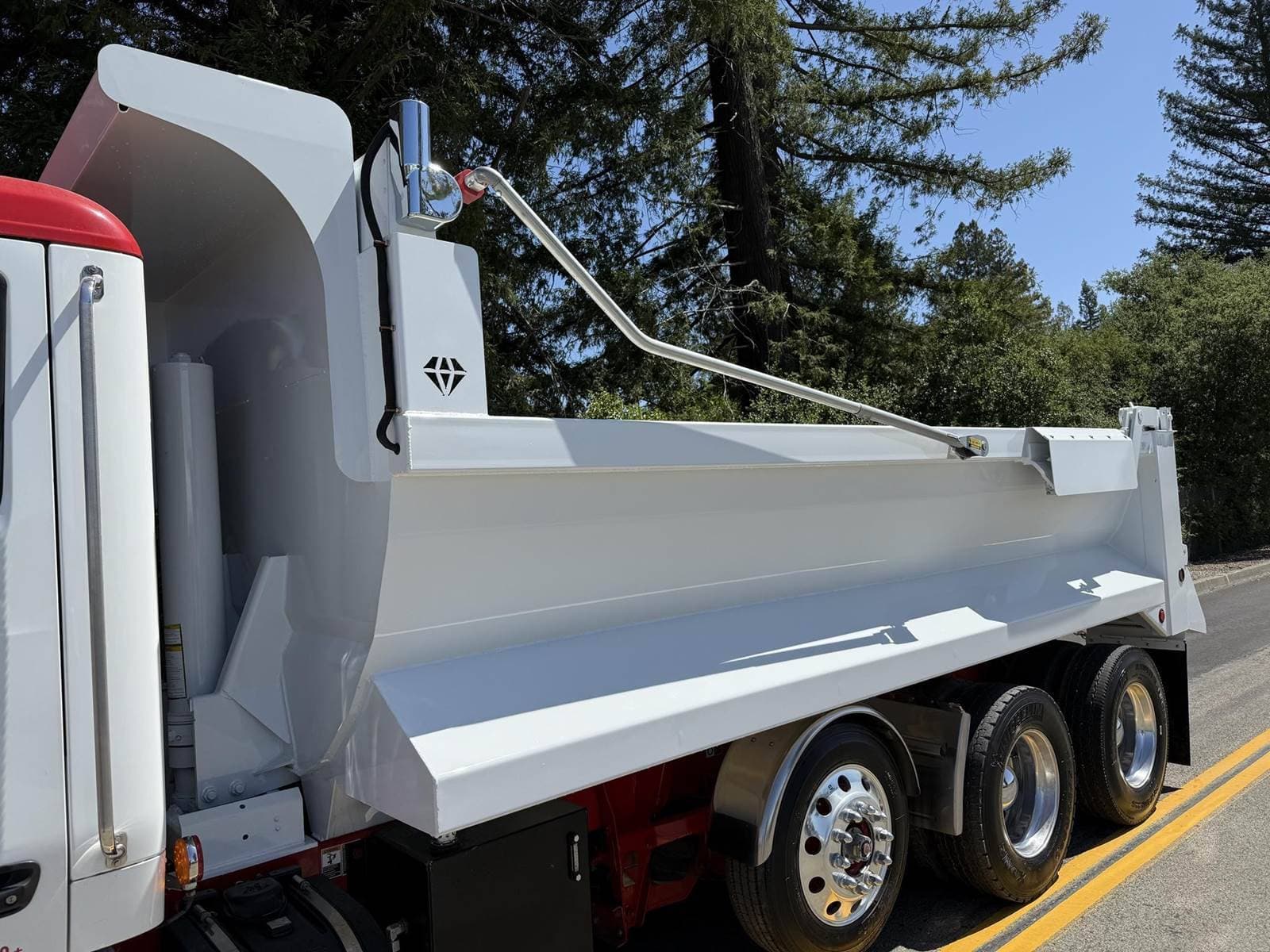 2021 Peterbilt 579 image 2