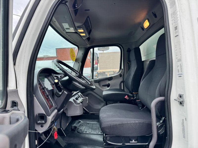 2019 Freightliner M2 106 image 13