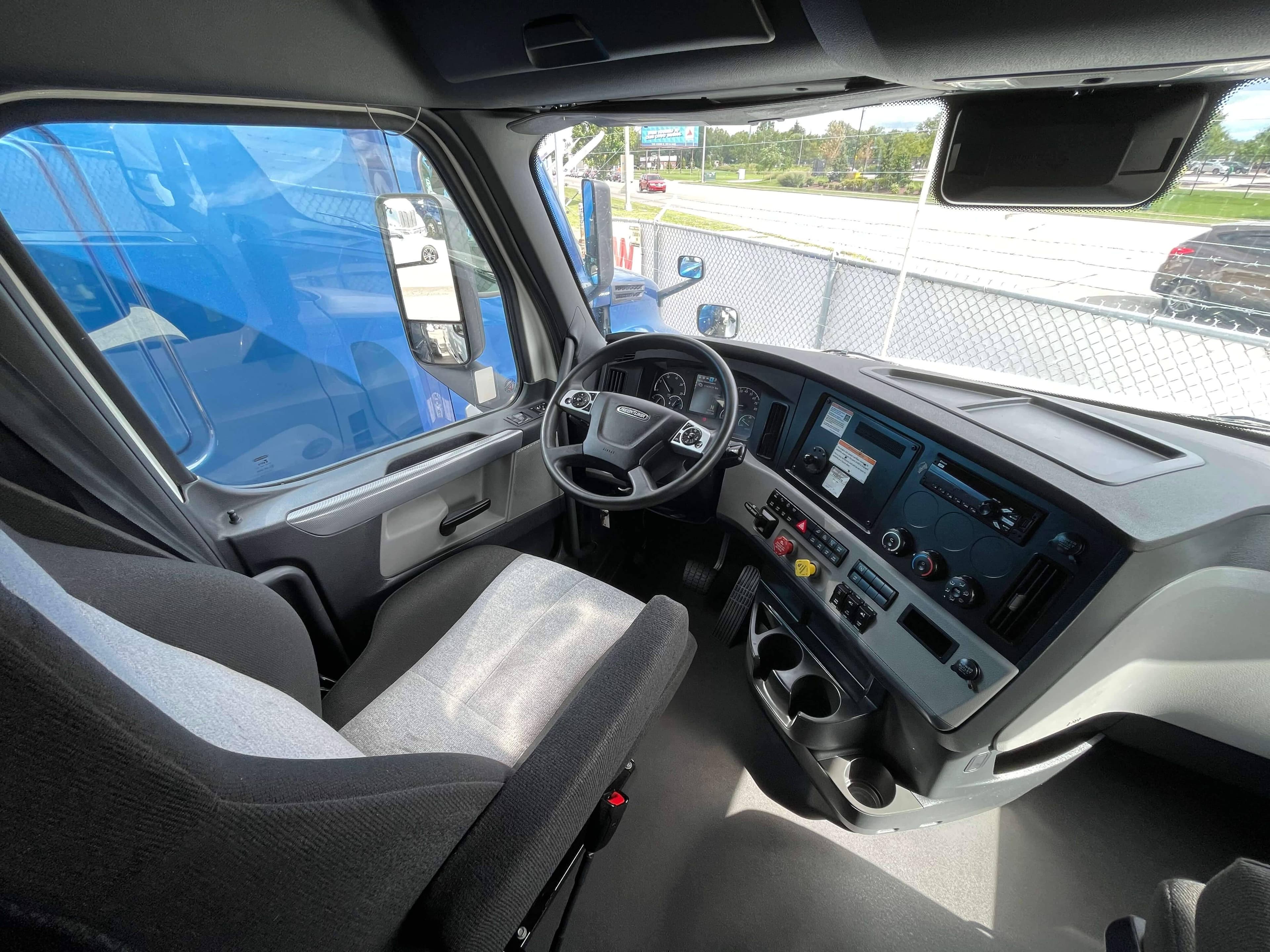 2022 Freightliner Cascadia 126 image 16
