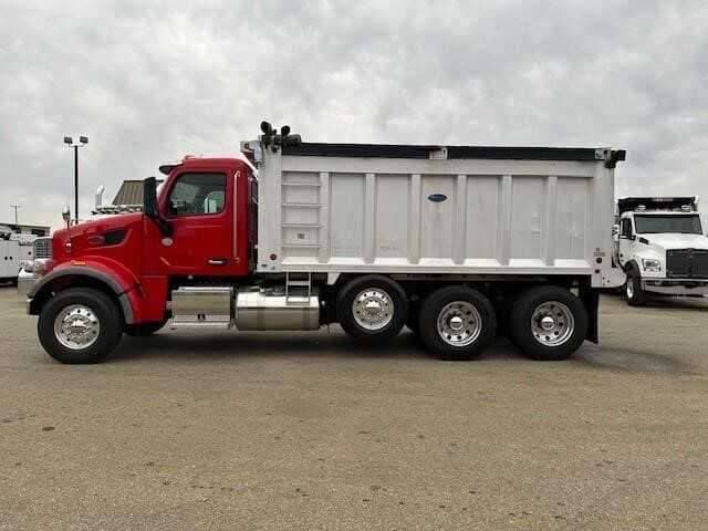 2020 Peterbilt 567 image 2