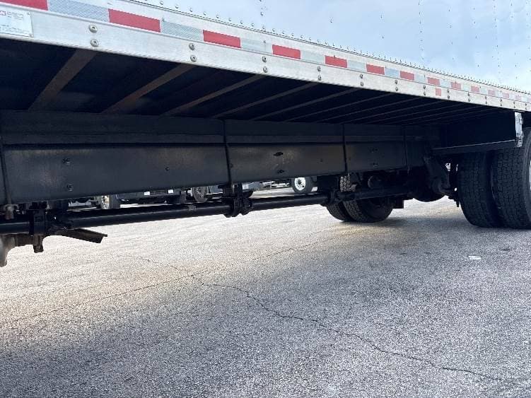 2022 International MV607 Box Truck - 220HP, 6 Speed Automatic, Swing Door image 5