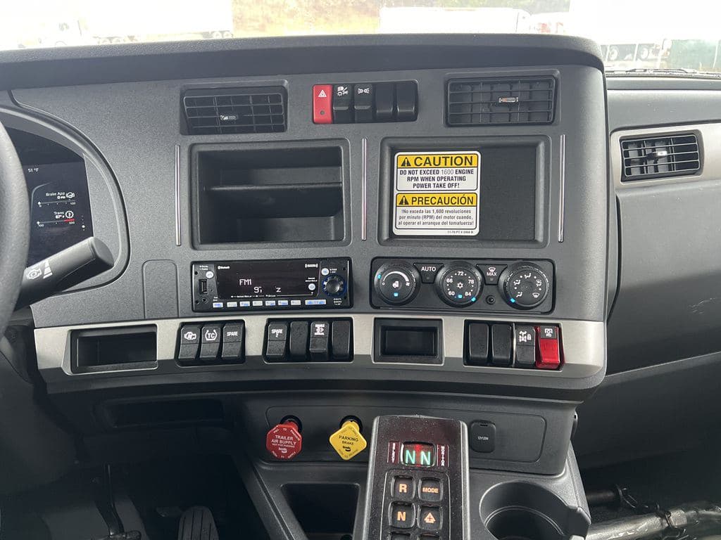 New 2026 KENWORTH T880 image 15