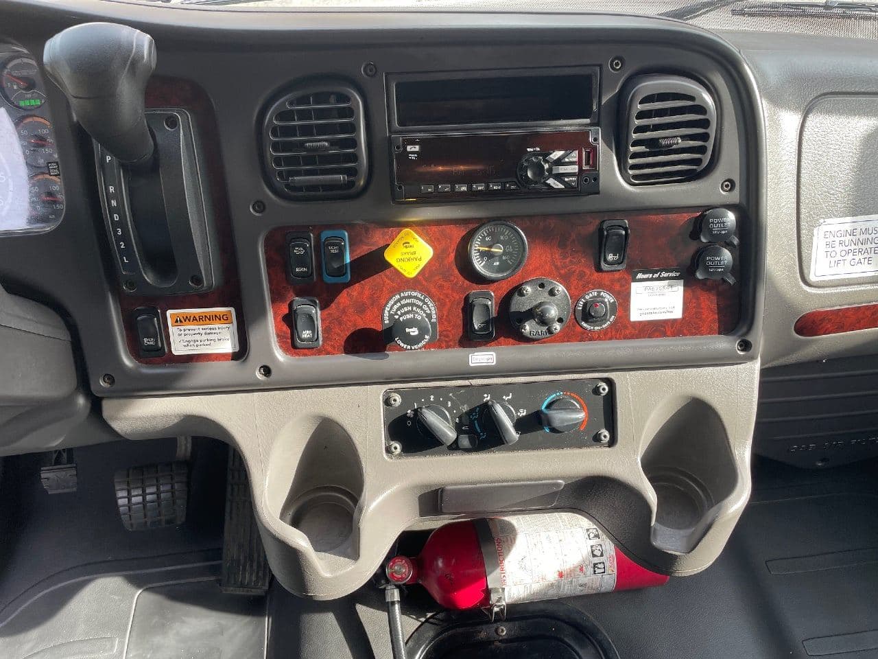 2020 Freightliner M2106 image 24