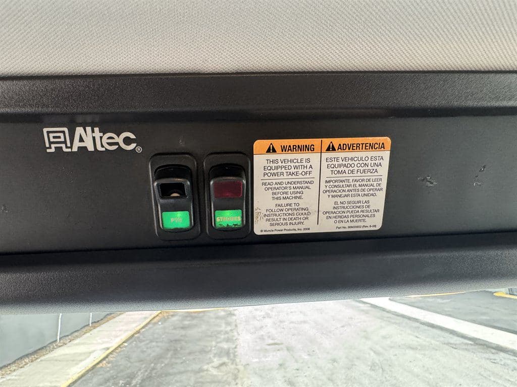 2018 Freightliner M2-106 image 61