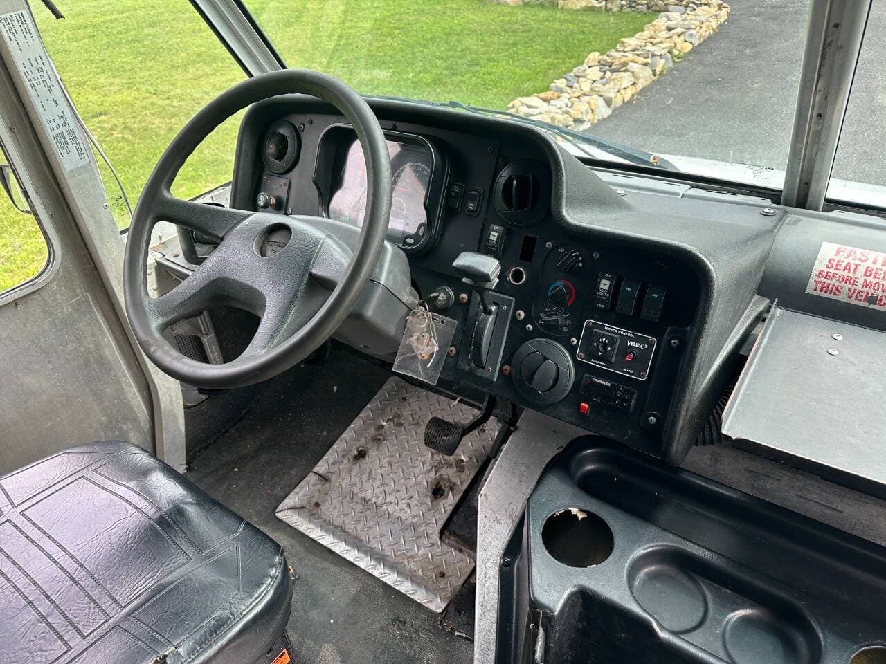 2017 Freightliner MT45 image 11