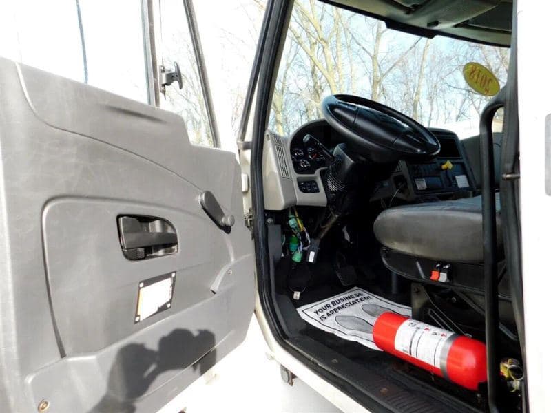 2018 International 4300 image 11