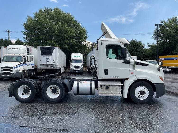 2018 Freightliner Cascadia image 9