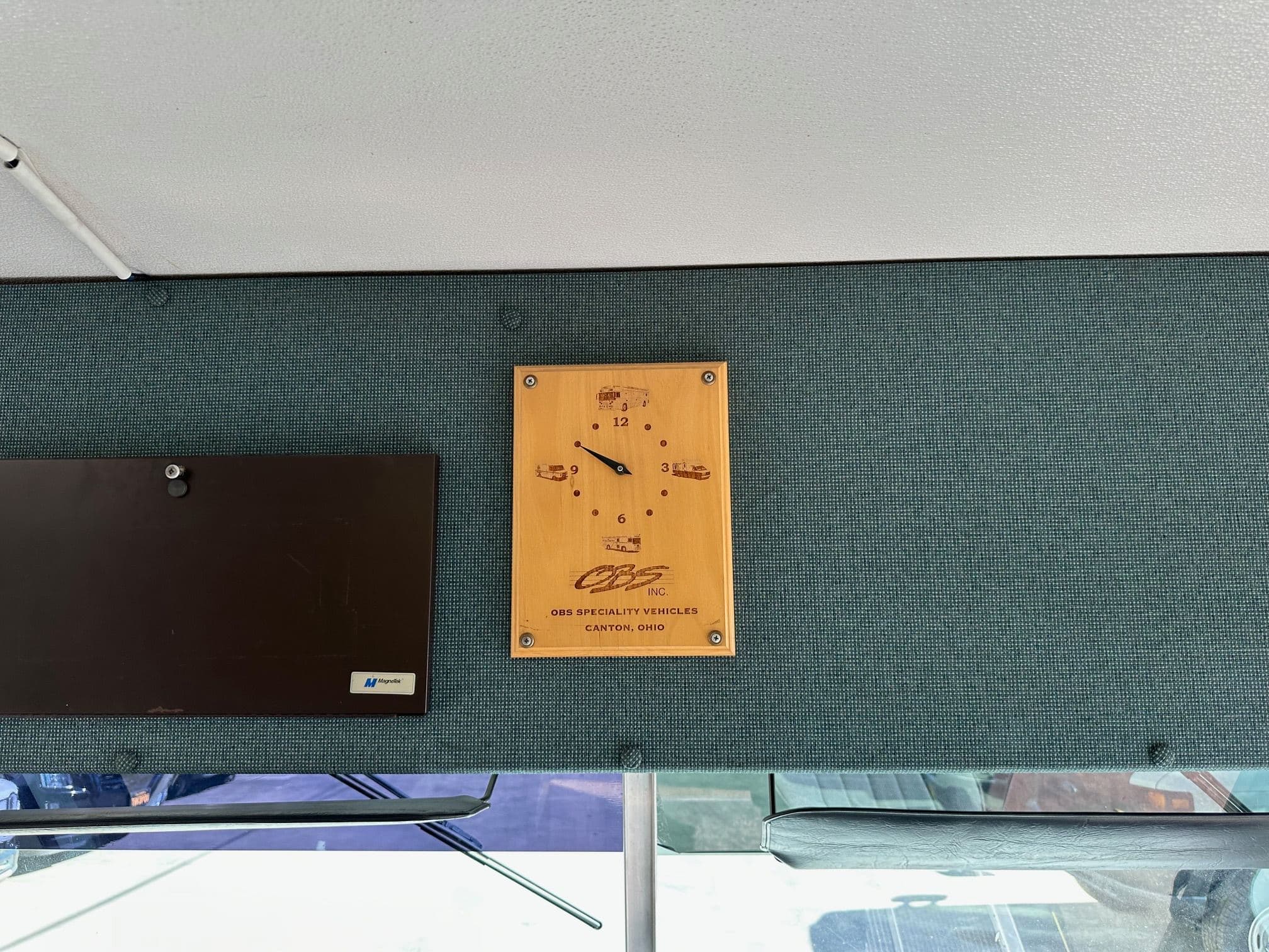 2002 WORKHORSE Step Van with Handicap Lift image 35