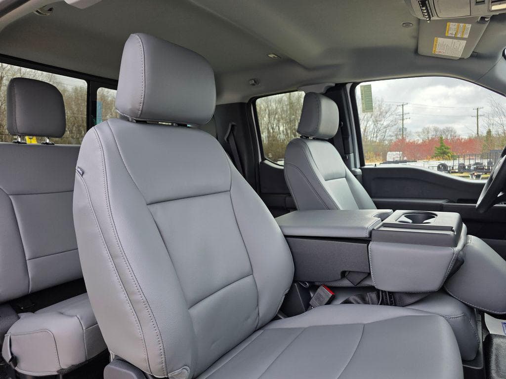2026 Ford F-550SD XL Service Utility Body image 43