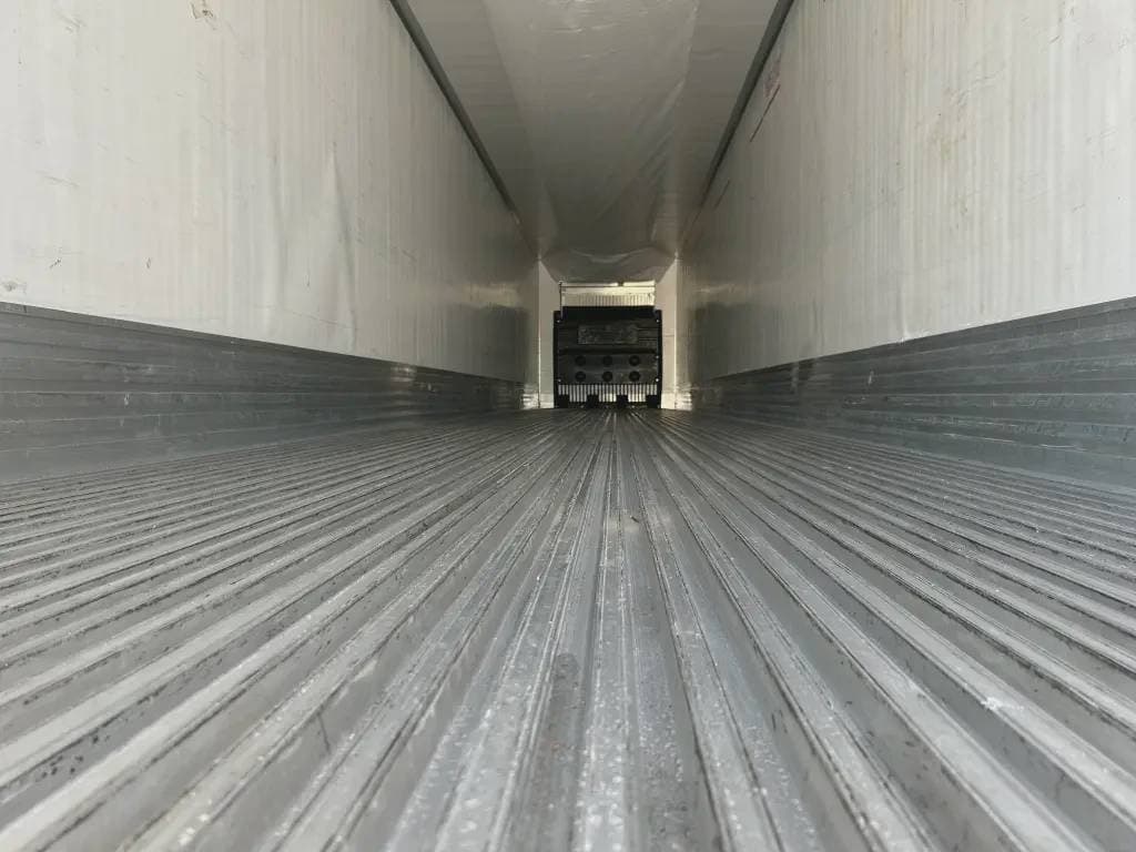 2022 Utility 3000R image 5