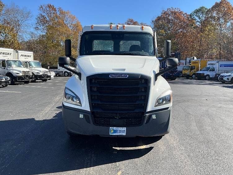 2021 Freightliner Cascadia image 9
