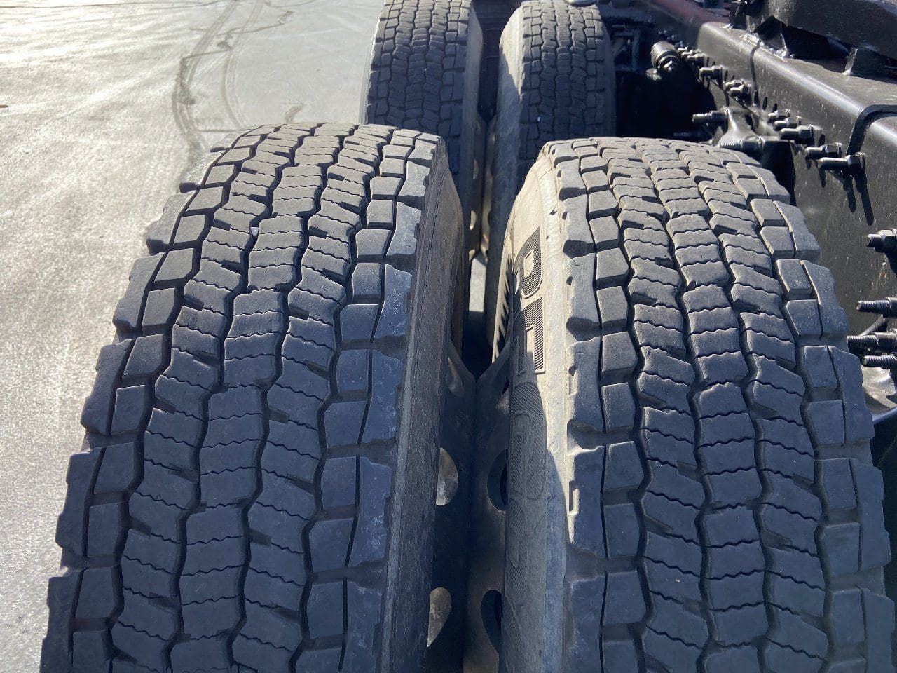 2021 FREIGHTLINER Cascadia CA126 * Tandem Axle Sleeper image 7