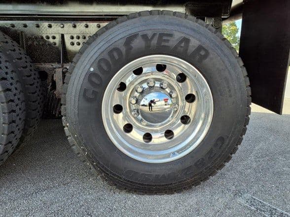 2025 Kenworth T880 image 34