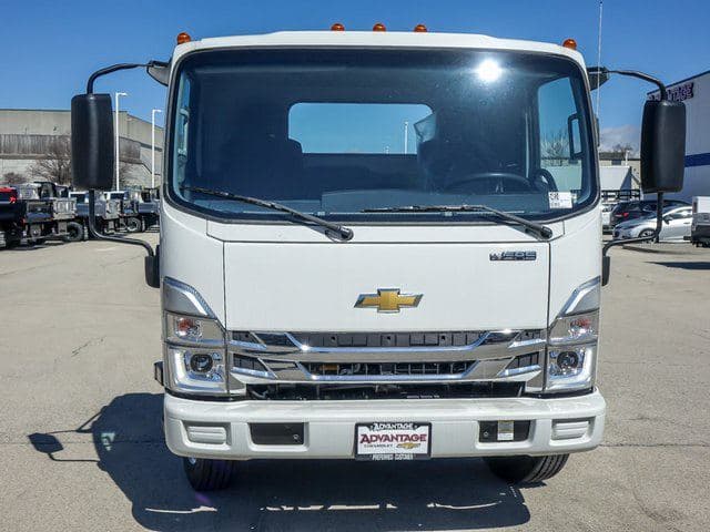 2025 Chevrolet 5500 XG LCF Gas Base image 8
