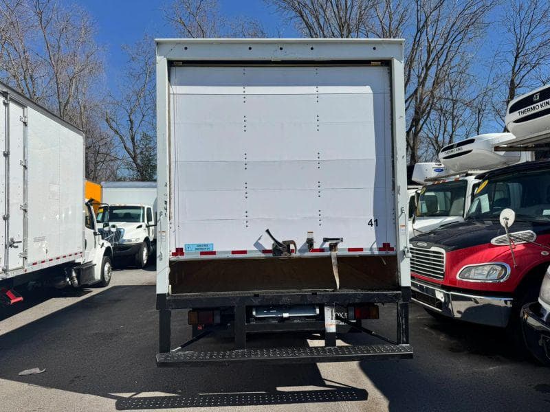 2019 Isuzu NPR image 7