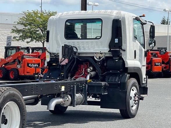 2025 Isuzu FTR image 12