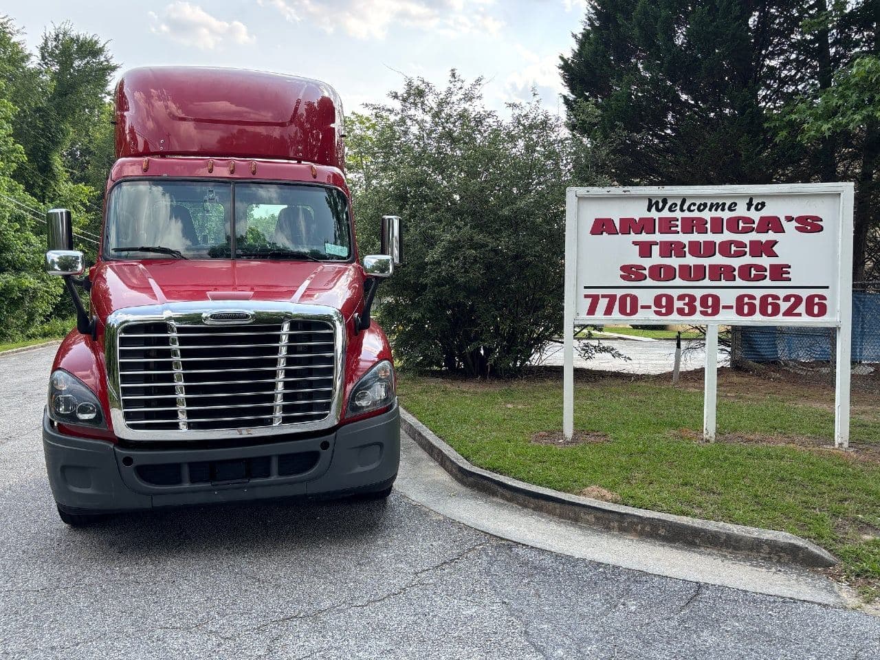 2020 Freightliner Cascadia 125 image 1