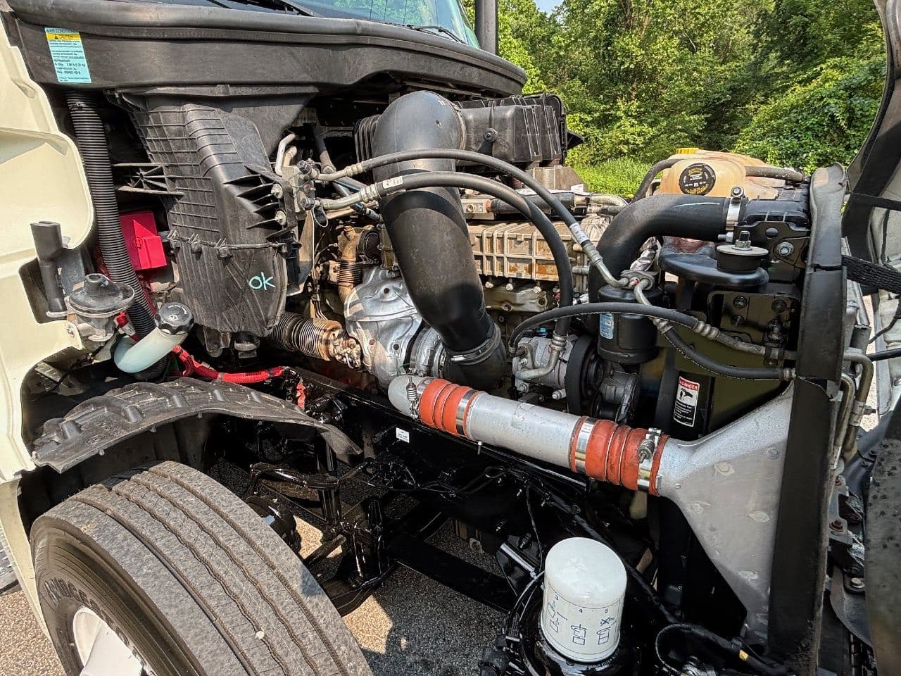 2018 Freightliner Cascadia 126 image 12