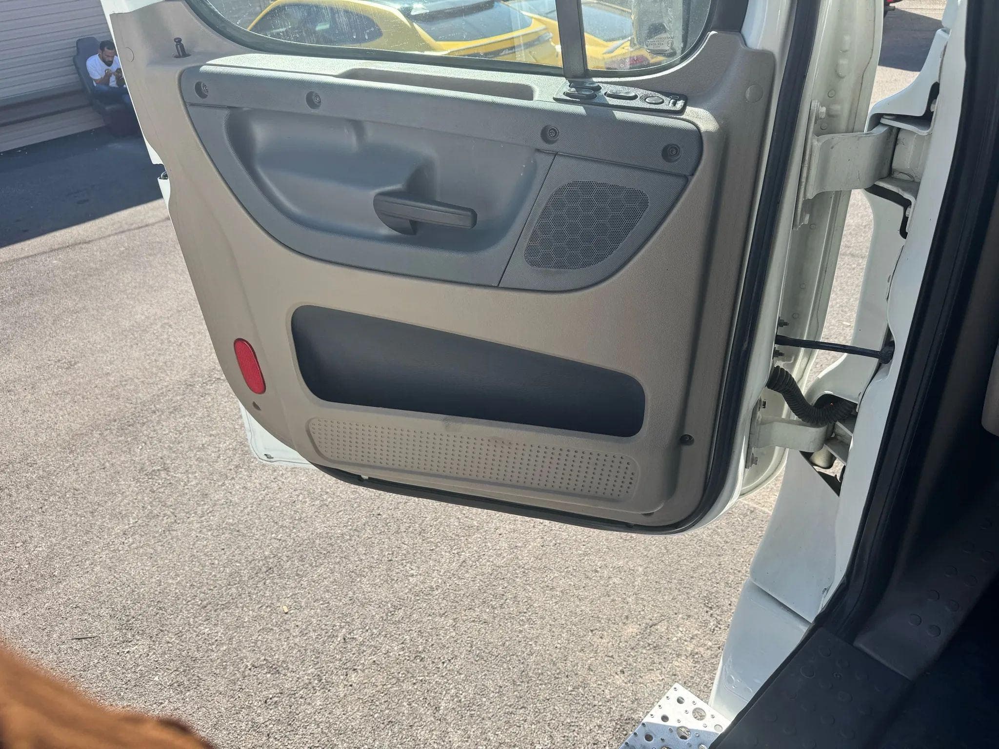 2016 Freightliner Cascadia image 37