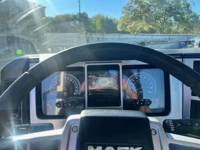 Used 2020 MACK ANTHEM Conventional - Day Cab in Odessa, TX image 11