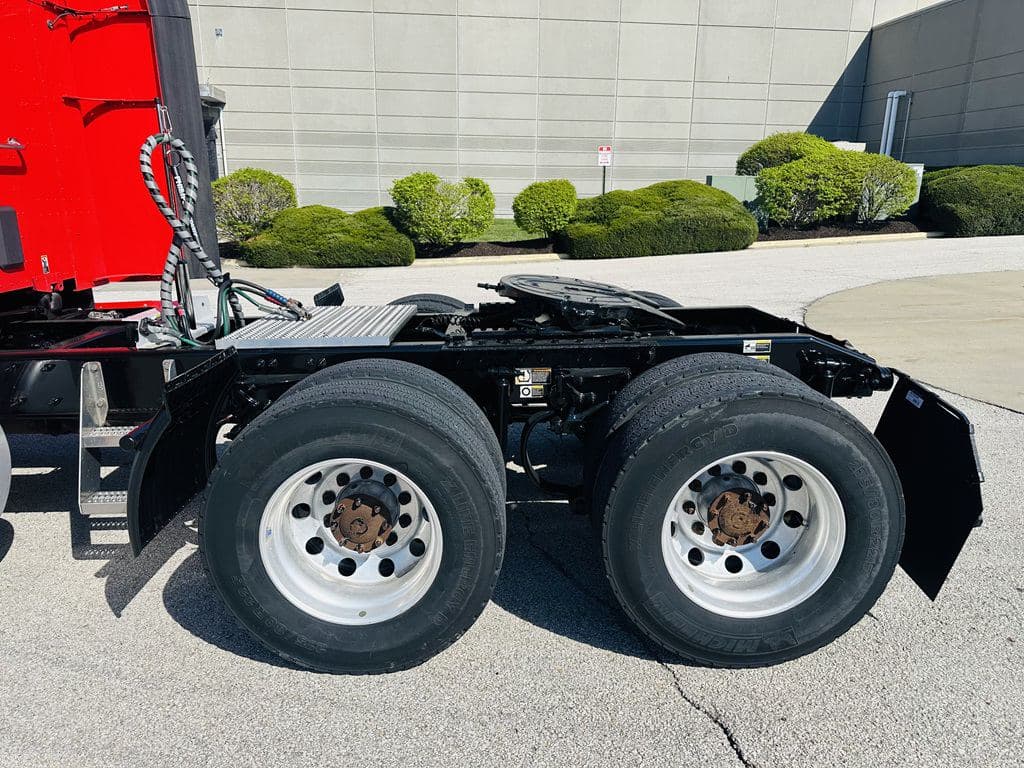 Used 2022 PETERBILT 579 image 26